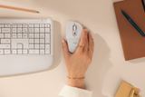 Logitech predstavil ergonomický rad Signature Comfort Plus s AI tlačidlom a tichou prevádzkou